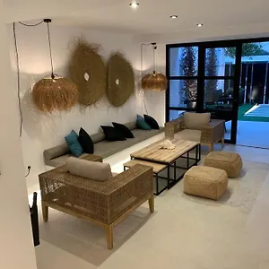 Apartahotel El Cargol